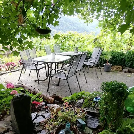 بيت ضيافة Weingut Erich Serwazi