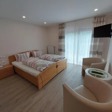 Weingut Erich Serwazi Konukevi