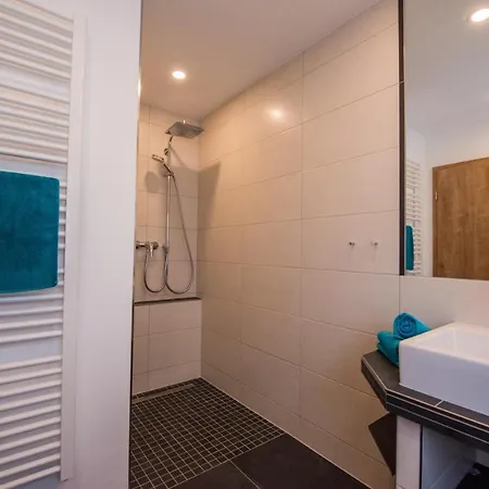 Weingut Erich Serwazi מזניך