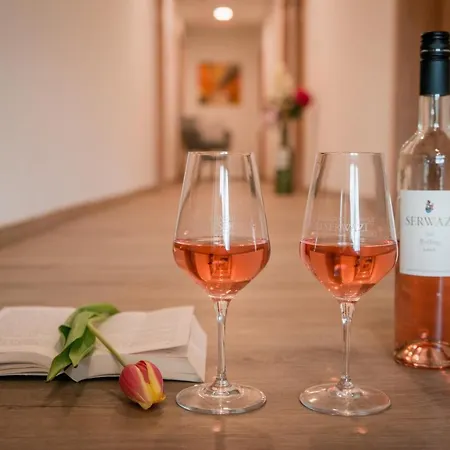 Konukevi Weingut Erich Serwazi Mesenich