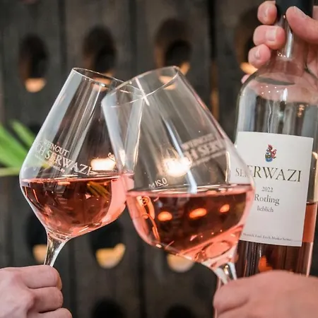 בית הארחה Weingut Erich Serwazi 3*