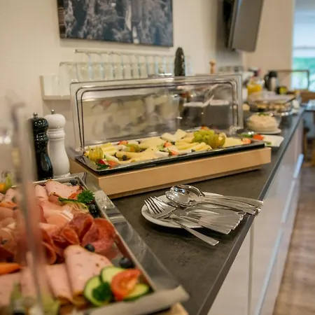 بيت ضيافة Weingut Erich Serwazi ميسينيش