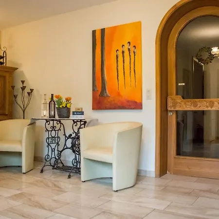 Pensionat Weingut Erich Serwazi 3*