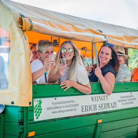 Pensionat Weingut Erich Serwazi Mesenich