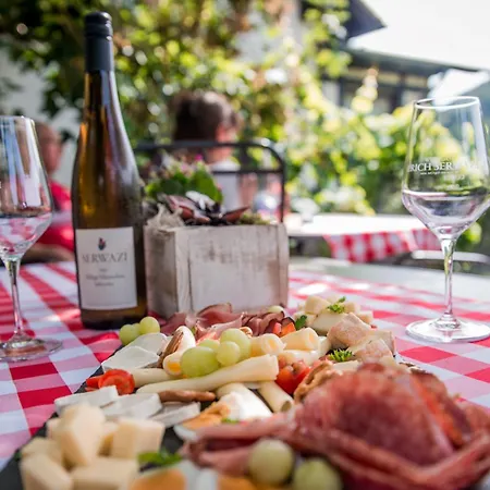 Weingut Erich Serwazi بيت ضيافة 3*