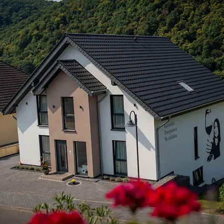 Weingut Erich Serwazi 3*