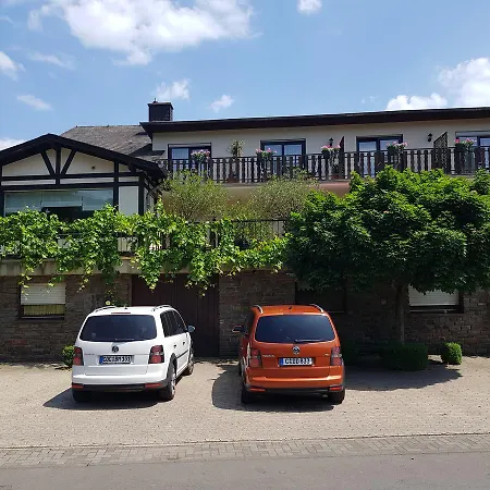 Weingut Erich Serwazi