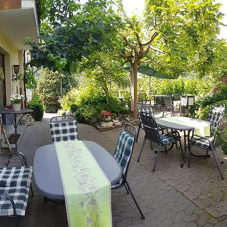 Weingut Erich Serwazi Gasthof Mesenich
