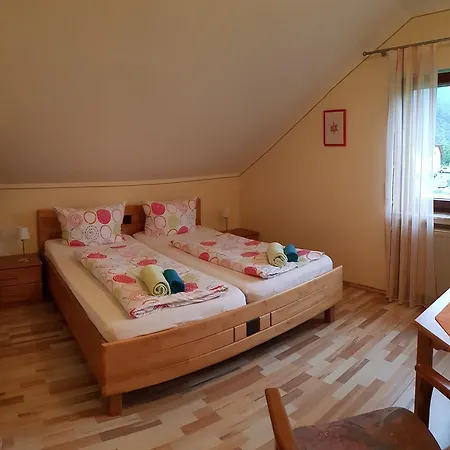 Weingut Erich Serwazi