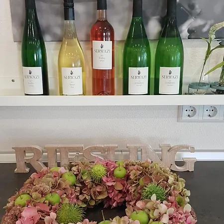 بيت ضيافة Weingut Erich Serwazi