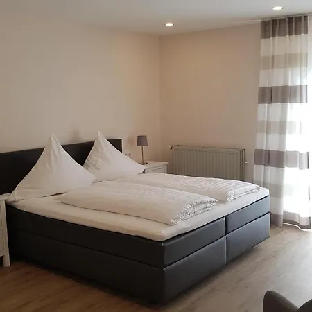 Weingut Erich Serwazi Konukevi 3*