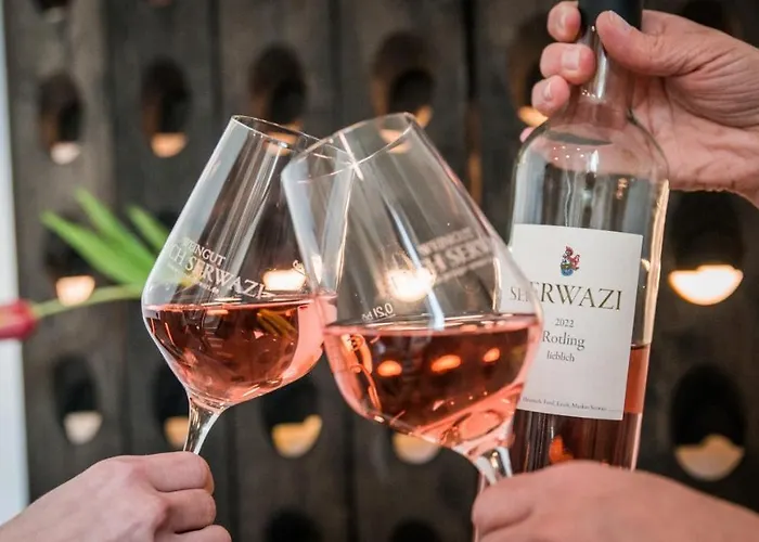 Casa de hóspedes Weingut Erich Serwazi 3*