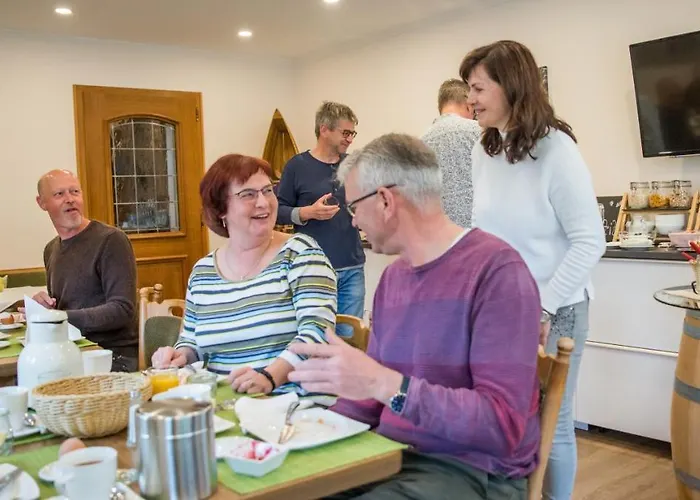 Weingut Erich Serwazi 3* Mesenich