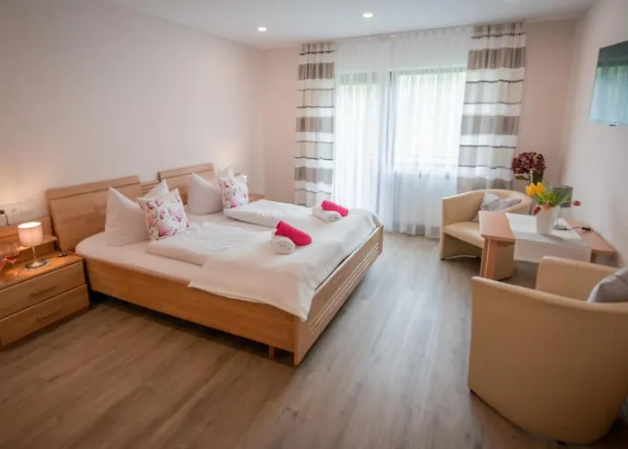 Weingut Erich Serwazi Casa de hóspedes 3*